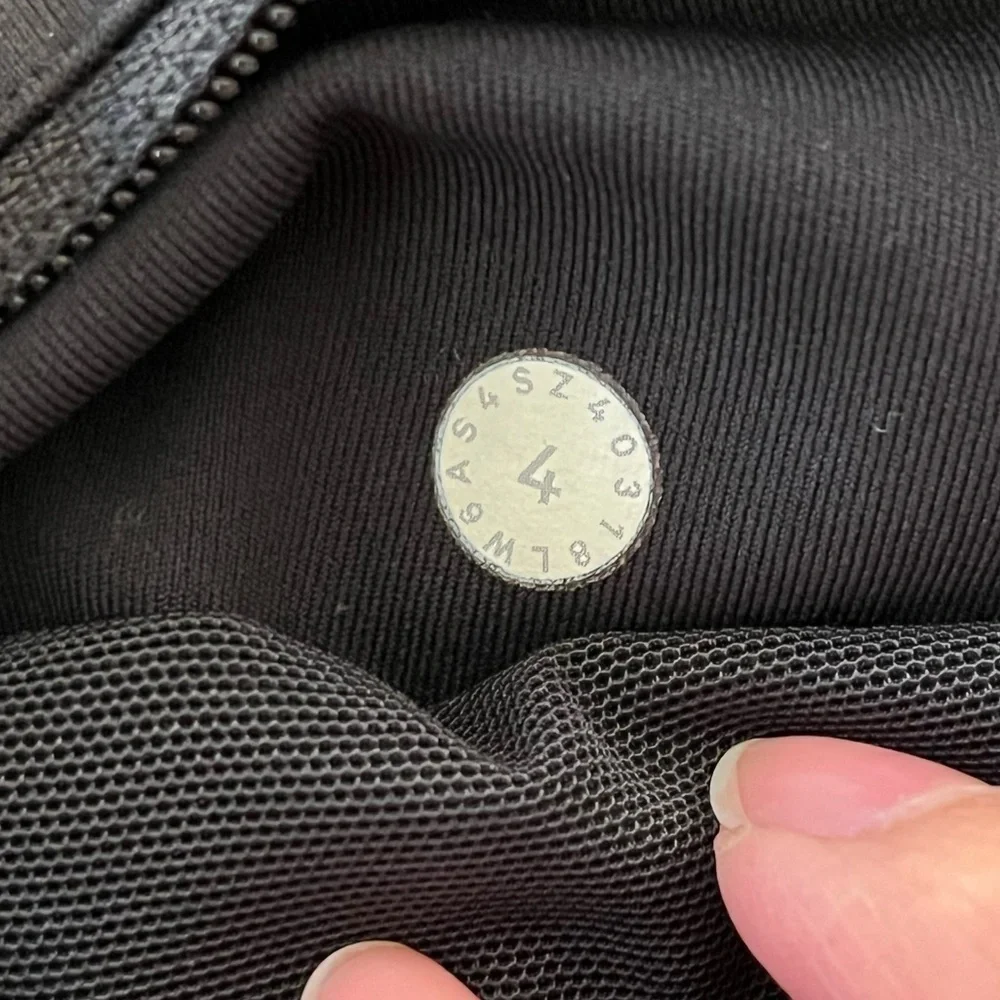 Lululemon Speed Up Crop 21
